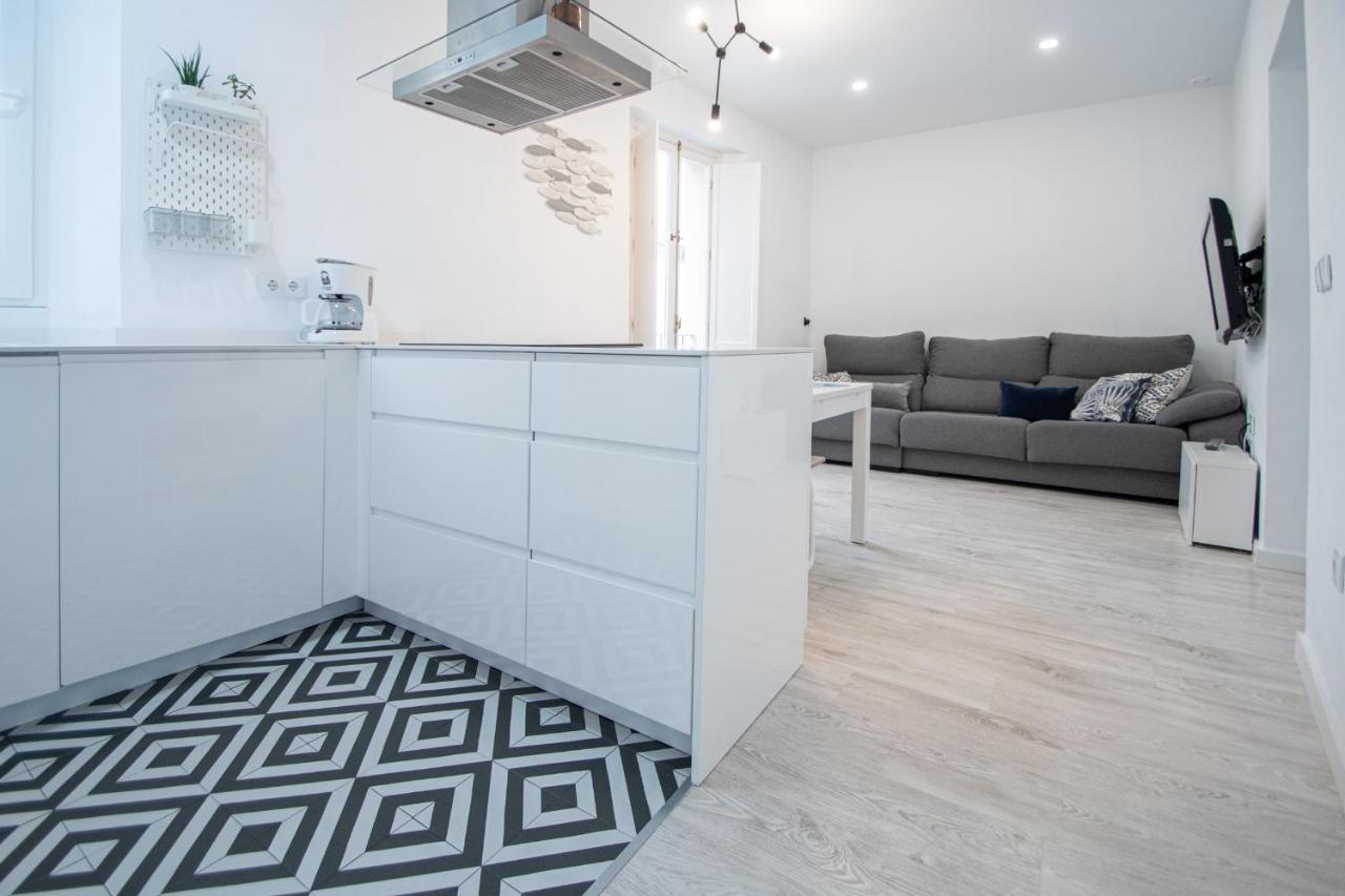 Apartment Lectoras De *